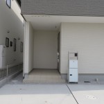 (玄関ポーチ)